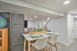 Apartment (0 Bedroom) | Interior