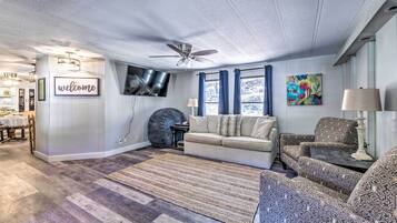 House (2 Bedrooms) | Interior