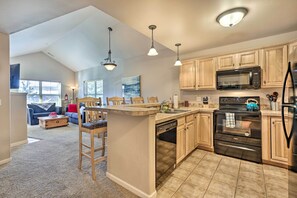 Apartment (3 Bedrooms) | Interior - Spacious Fraser Condo ~ 6 Mi to Winter Park! (Fraser)