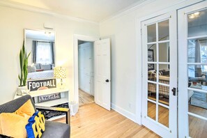 House (2 Bedrooms) | Interior - South Bend Home < 1 Mi to Notre Dame! (South Bend)