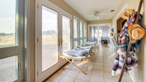 Interior - Pet-friendly Vacation Rental in Texas! (Bluffton)