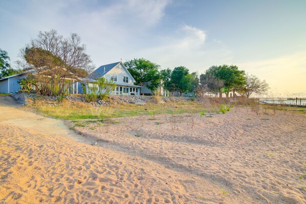 Exterior - Pet-friendly Vacation Rental in Texas! (Bluffton)