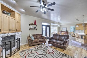 House (3 Bedrooms) | Interior - Riverton Home w/ Gas Grill & Private Deck! (Riverton)