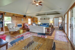 House (4 Bedrooms) | Interior