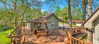 Stunning 2-building Rental - Walk to Marina!