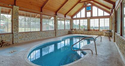 Mountain Views + Shared Pool: Ozarks Family Home