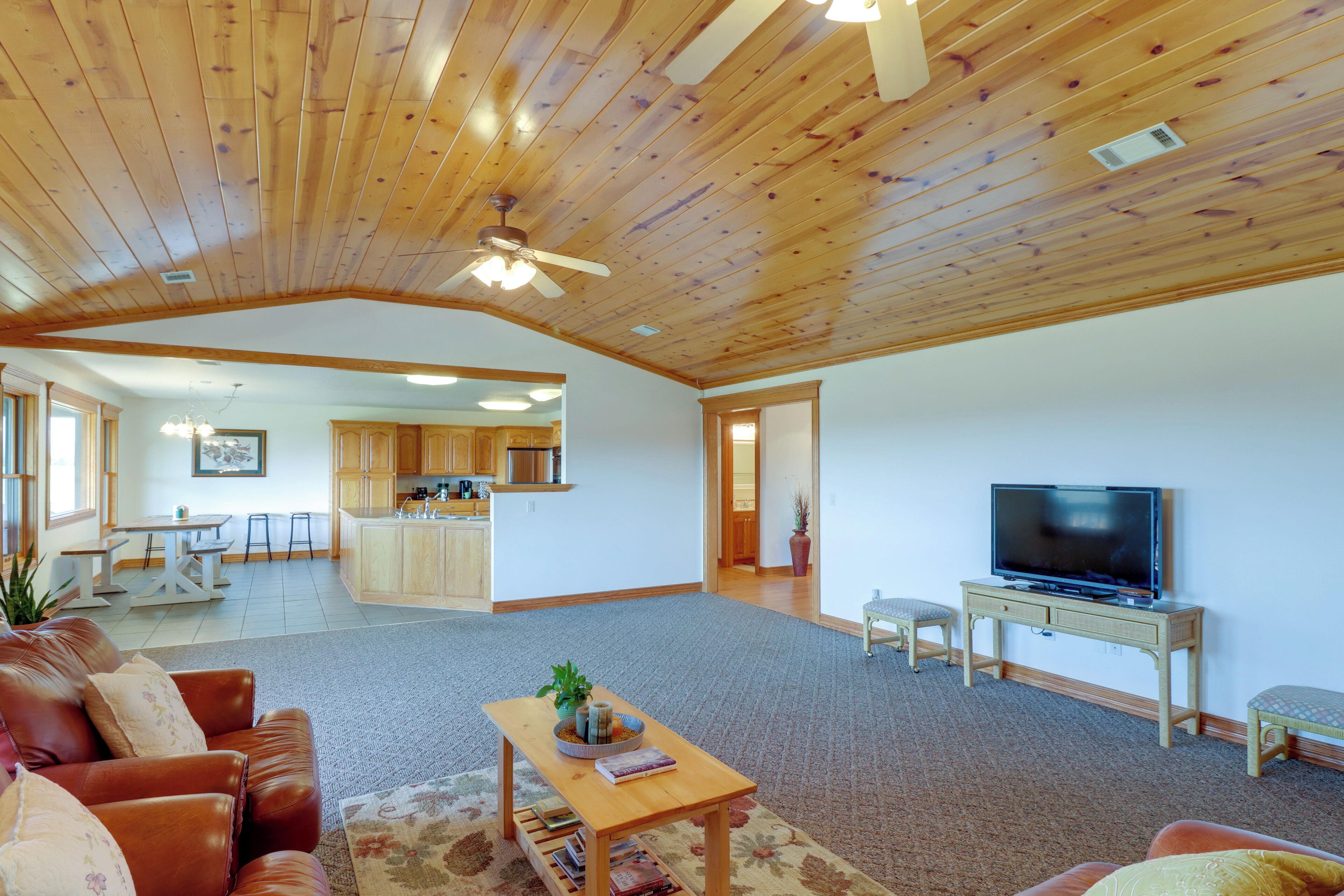 Shirley Vacation Rental w/ Shared Indoor Pool