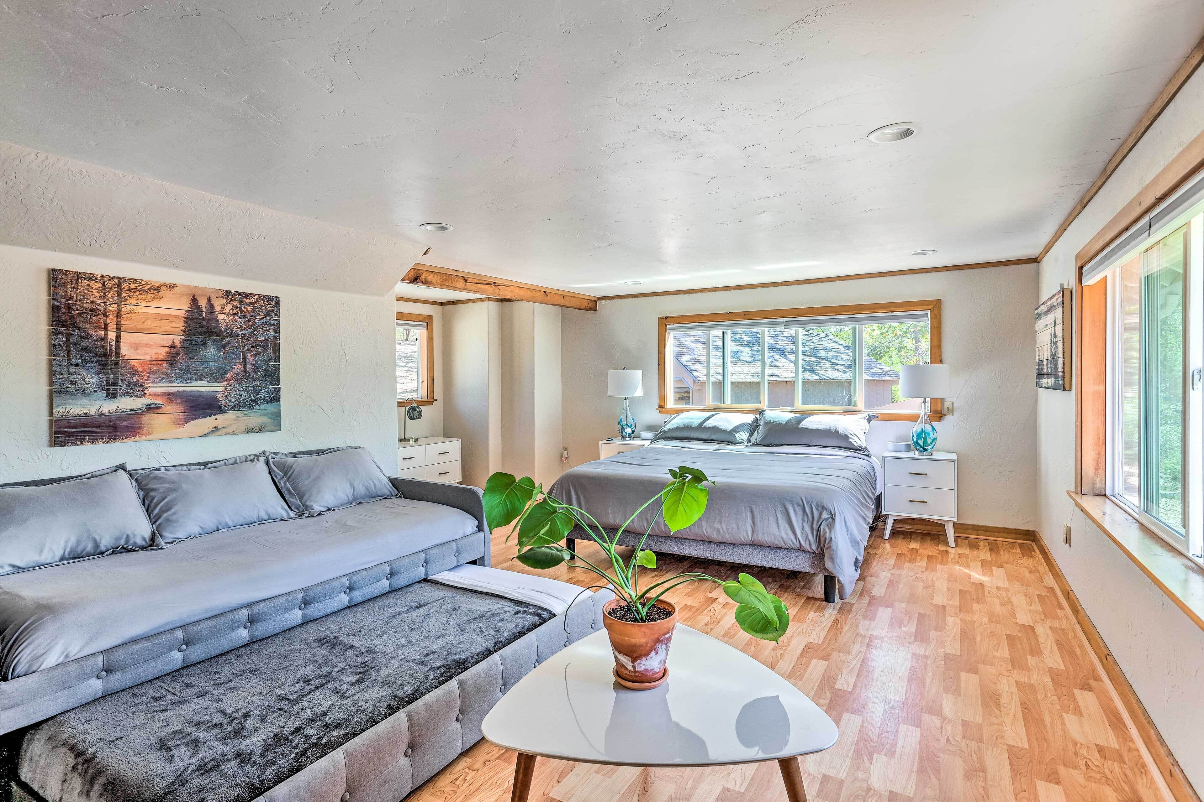 Spacious Home: Gateway to Bass Lake & Yosemite!