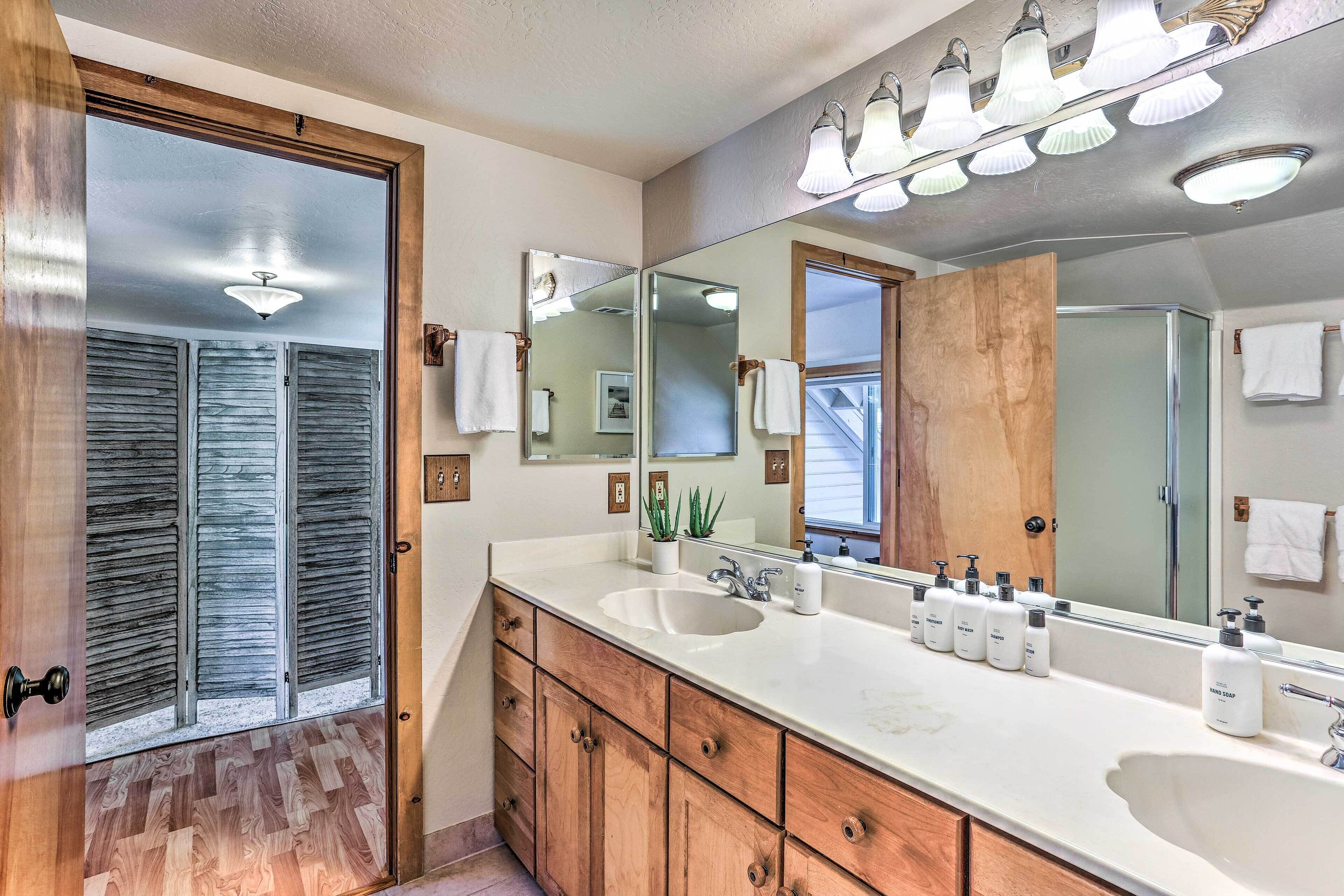 Spacious Home: Gateway to Bass Lake & Yosemite!