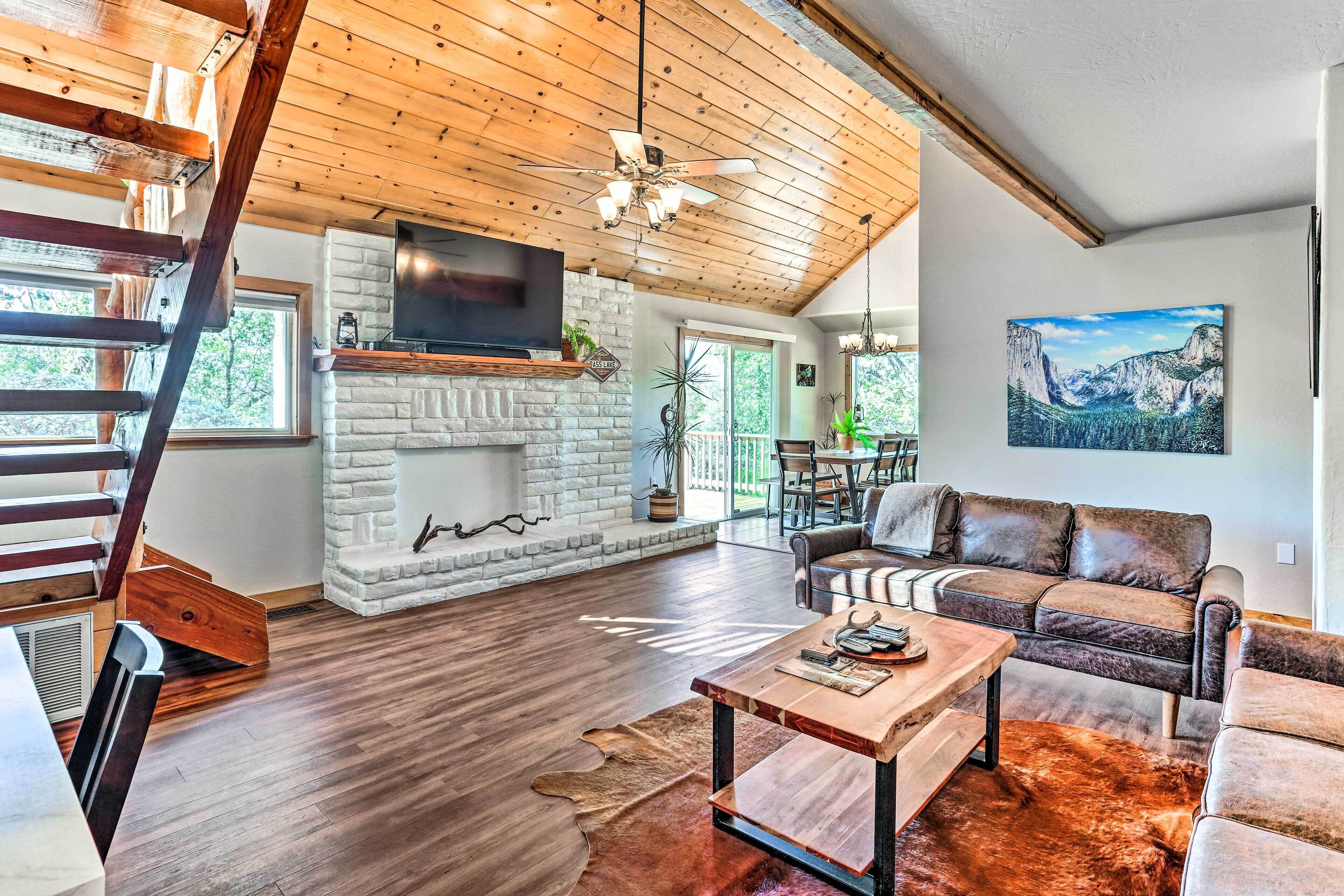 Spacious Home: Gateway to Bass Lake & Yosemite!