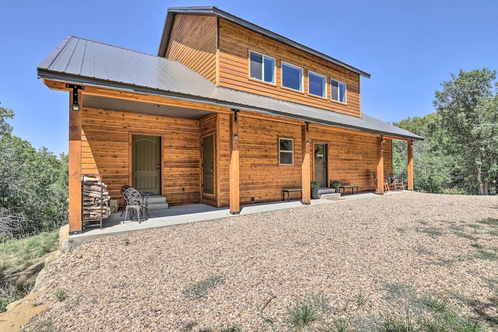 Spacious Resort Cabin in Manti-la Sal Mtns!