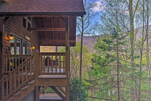 House (3 Bedrooms) | Interior - Spacious Maggie Valley Cabin w/ Hot Tub & MTN View (Maggie Valley)