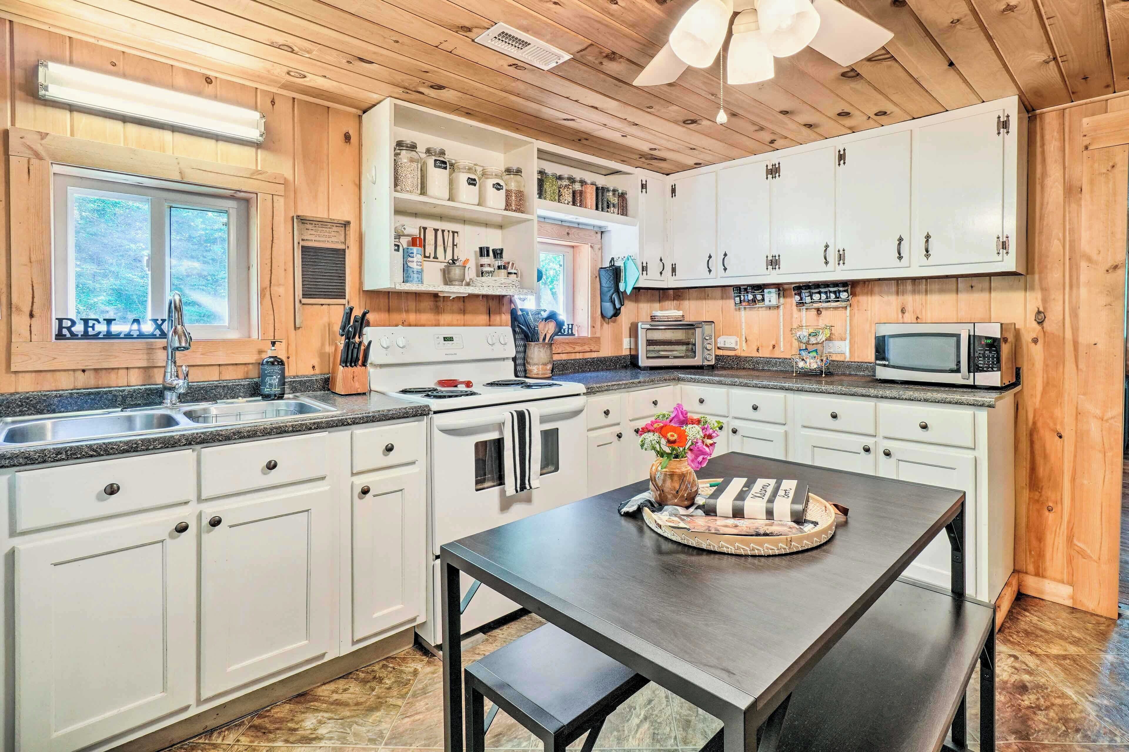 House (2 Bedrooms) | Interior