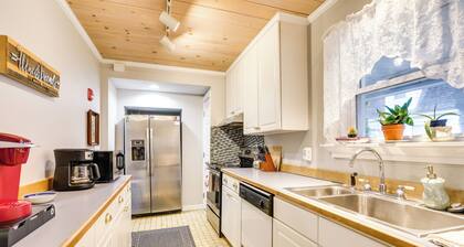 Centrally Located Retreat Near Chautauqua Lake