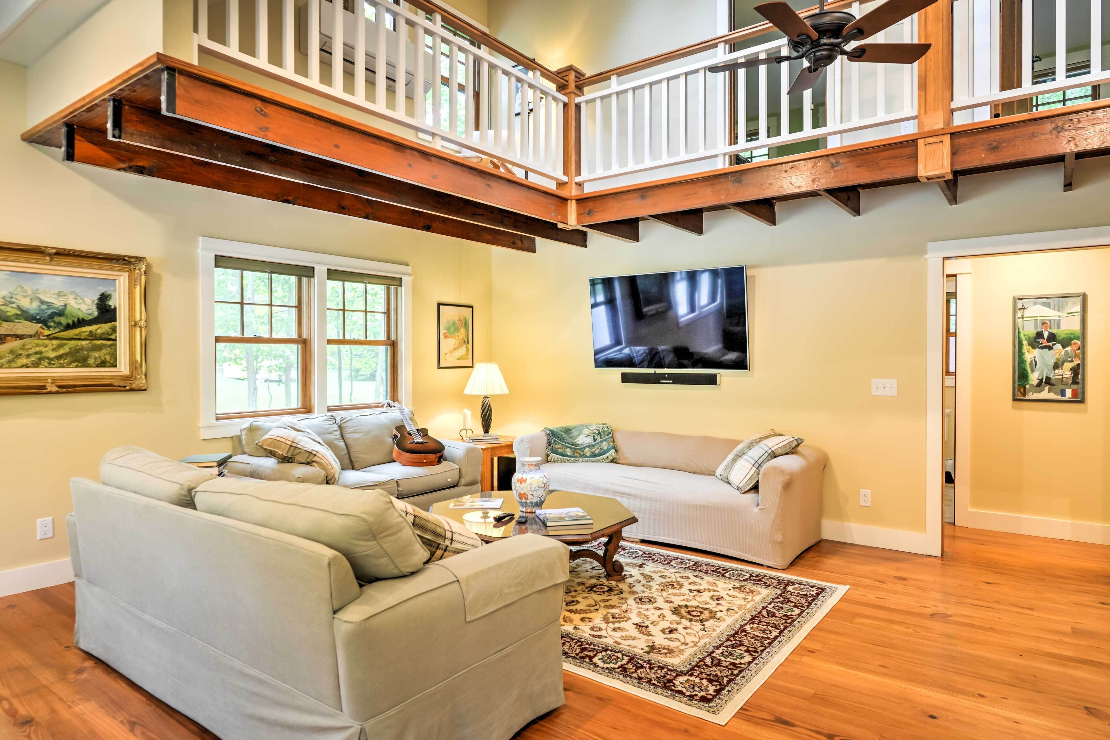 Sugar Berry-remodeled Laughlintown Craftsman Home!