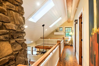 'sugar Berry' Craftsman Home in Laughlintown