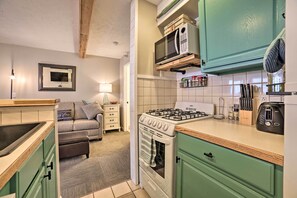 Apartment (1 Bedroom) | Interior - Updated Onekama Resort Condo on Portage Lake! (Onekama)