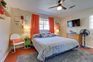 House (4 Bedrooms) | Interior - Vibrant Pass Christian Oasis - 3 Blocks to Beach! (Pass Christian)