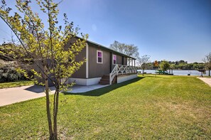 Interior - Updated Lake Conroe Cabin Rental - Walk to Water! (Willis)