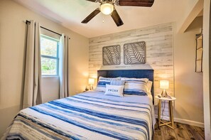 Interior - Updated Lake Conroe Cabin Rental - Walk to Water! (Willis)