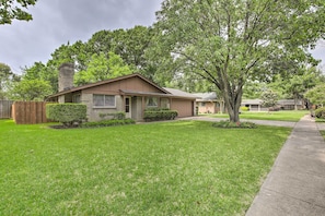 House (3 Bedrooms) | Interior - Home 1 Mi to University of Texas: Relax Fireside! (Richardson)