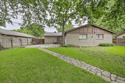 1 Mi to University of Texas: Home in Richardson!