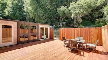 House (4 Bedrooms) | Front of property