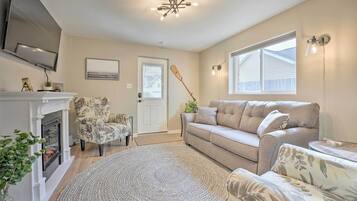 Cottage (2 Bedrooms) | Front of property