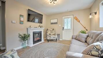 Cottage (2 Bedrooms) | Interior