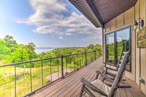 Terrace/patio - Waverly Home w/ Hot Tub ~ 1 Mi to Lake Access! (Waverly)