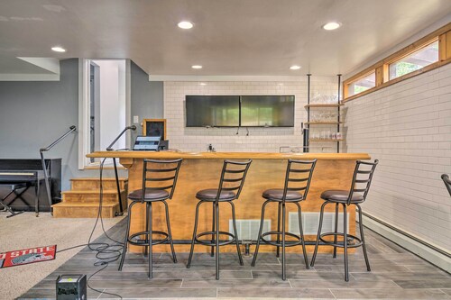 Webster Home w/ Golf Simulator on 2 Acres!