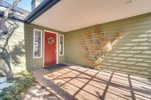 House (4 Bedrooms) | Interior - Hot Tub & Snake River Views at Twin Falls Home (Twin Falls)