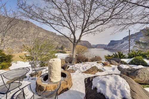 Hot Tub & Snake River Views at Twin Falls Home