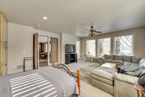 Hot Tub & Snake River Views at Twin Falls Home