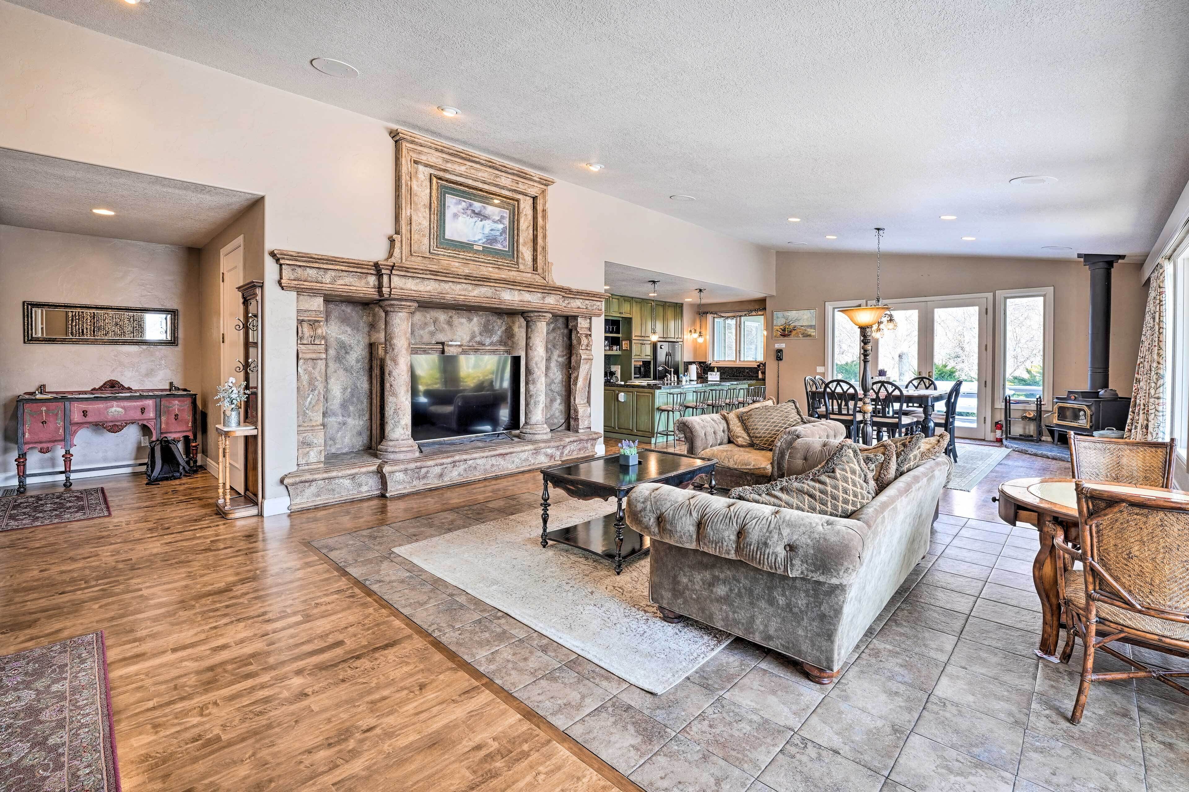 Vivid Twin Falls Retreat w/ Snake River Views