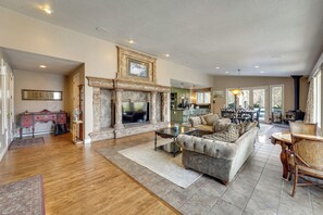 House (4 Bedrooms) | Interior