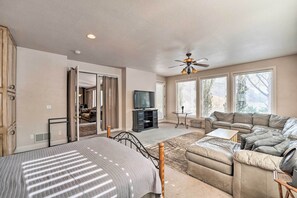 House (4 Bedrooms) | Interior - Hot Tub & Snake River Views at Twin Falls Home (Twin Falls)