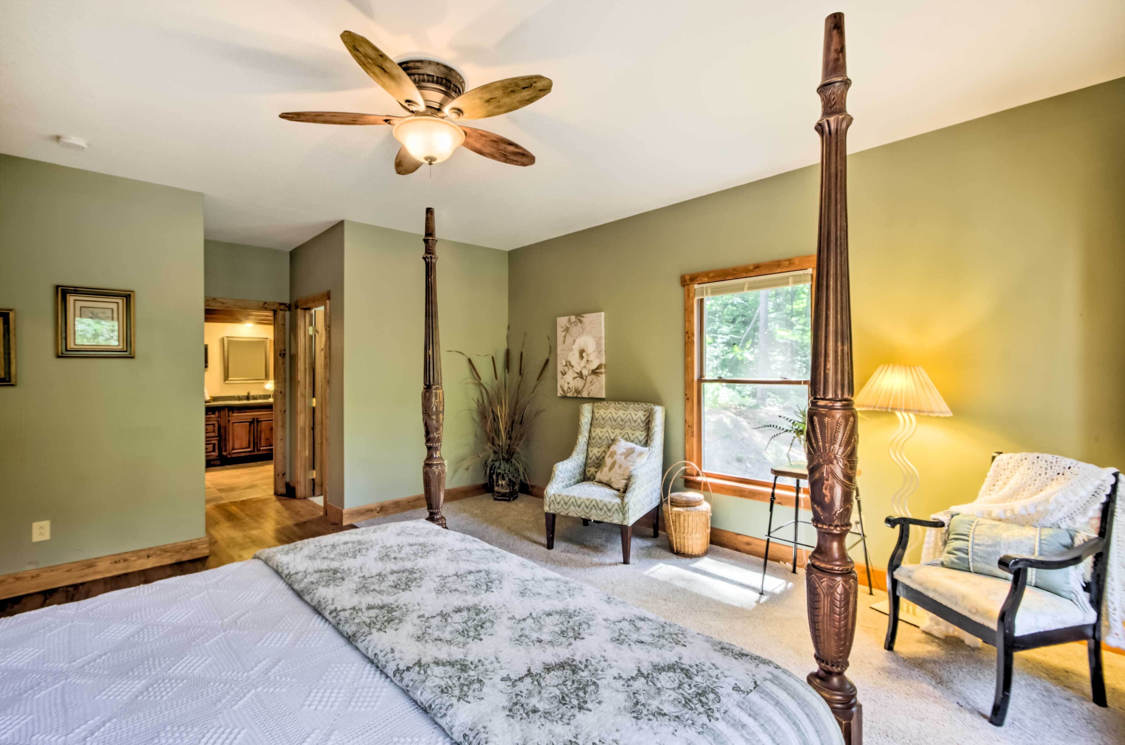 Tryon House w/ Hot Tub - Near Equestrian Centers!