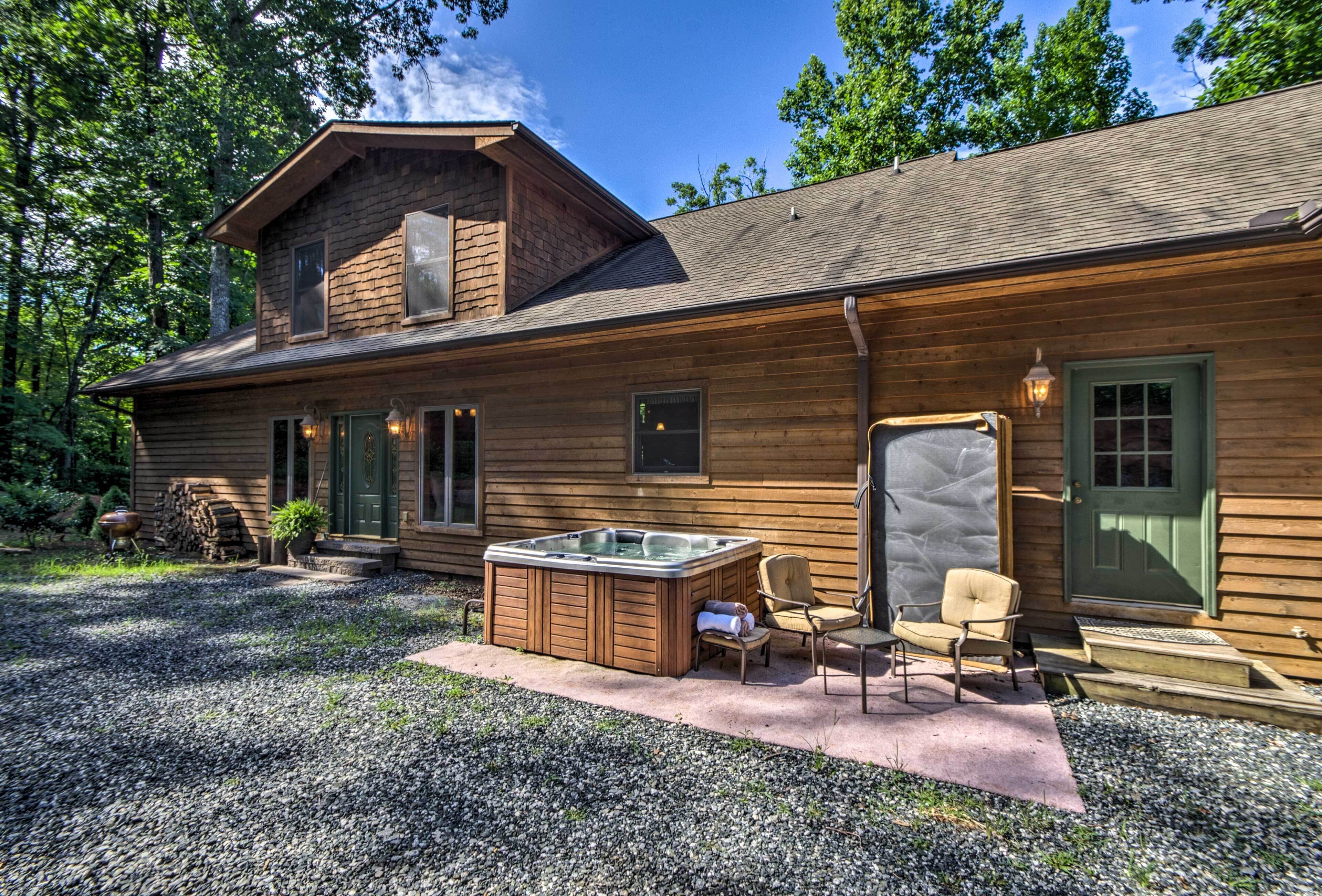 Outdoor spa tub