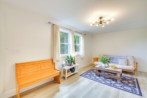 Interior - Woodsy Pittston Retreat Near Kennebec River! (Gardiner)