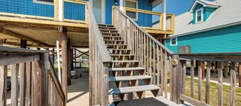 Waterfront Dauphin Island Home w/ Deck & Boat Dock