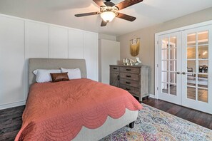 4 bedrooms, bed sheets - Wilmington Vacation Home Near Masonboro Inlet (Wilmington)