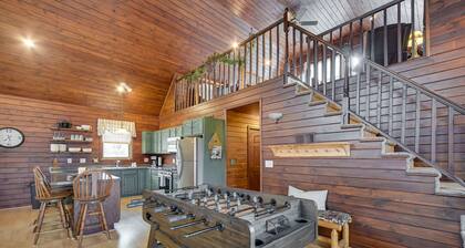 Wisconsin Cabin w/ Private Hot Tub & Deck