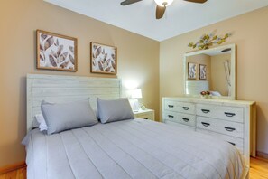 Interior - Waynesville Cabin Rental w/ Mountain Views (Waynesville)