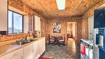 ์ฝํฐ์ง (1 Bedroom) | ์ ์ฉ ์ฃผ๋ฐฉ | ์ ์๋ ์ธ์ง, ์ค๋ธ, ์ฟกํ, ์กฐ๋ฆฌ ๋๊ตฌ/์ ์/์ฃผ๋ฐฉ ๊ธฐ๊ตฌ