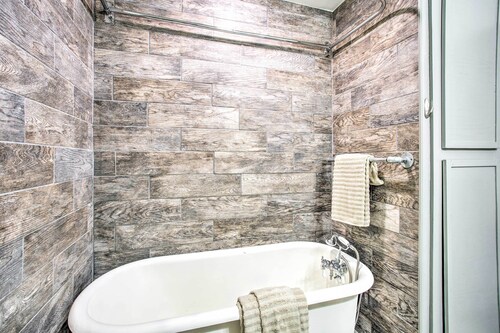 Woodward Home Near Crystal Beach Water Park!