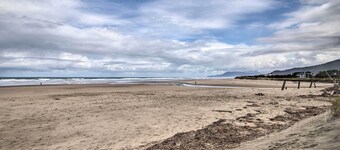 Rockaway Beach Condo - Beach Access Nearby!