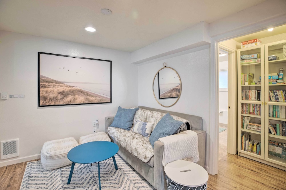 Rockaway Beach Condo - Beach Access Nearby!
