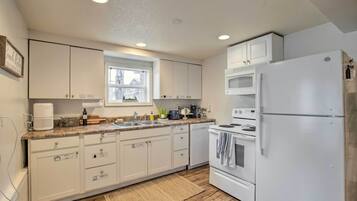 Apartment (1 Bedroom) | Interior