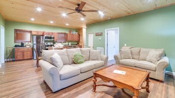 House (2 Bedrooms) | Interior